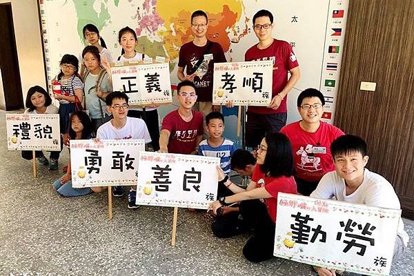 觀音山-龍德上師-佛學營營隊